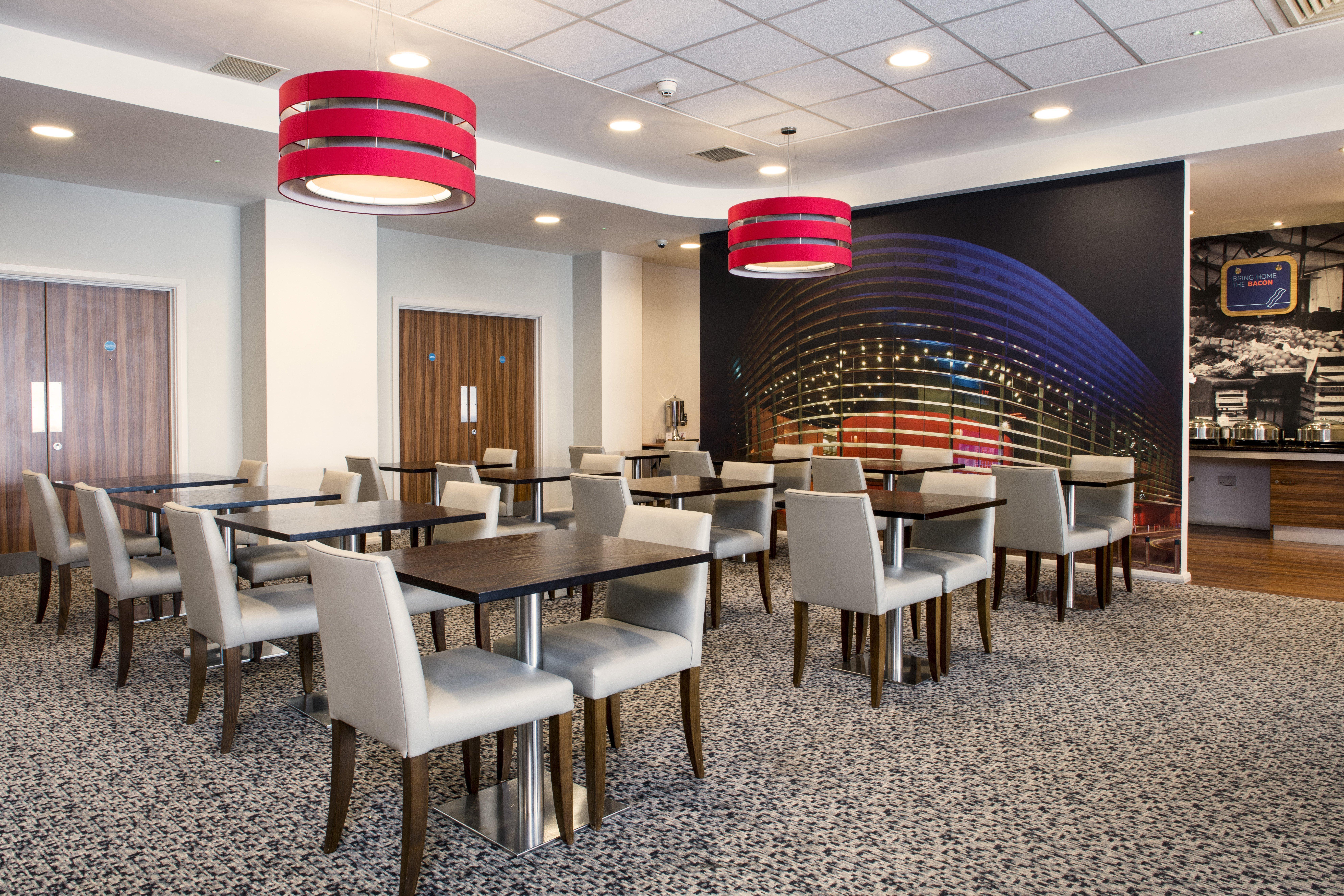 Holiday Inn Express Leicester City By Ihg Exterior photo